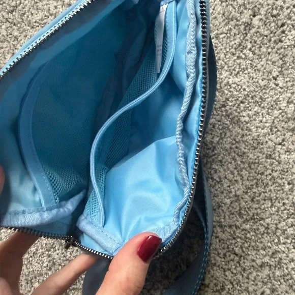 Baby blue Fanny pack - Picture 3 of 3